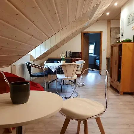 Steinhaus / Kamenny Dum