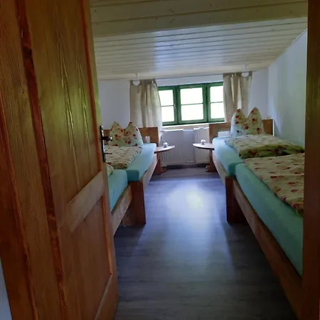 Steinhaus / Kamenny Dum *